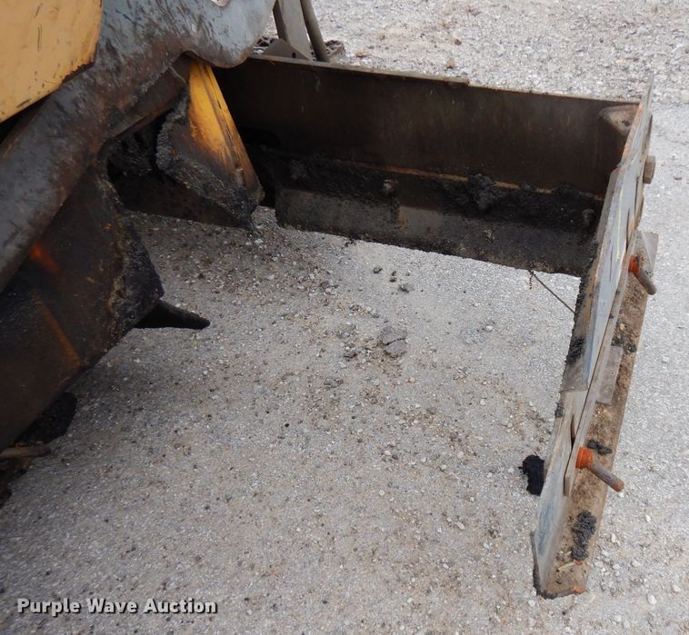 image for item GH9795 Gehl 1448  paver