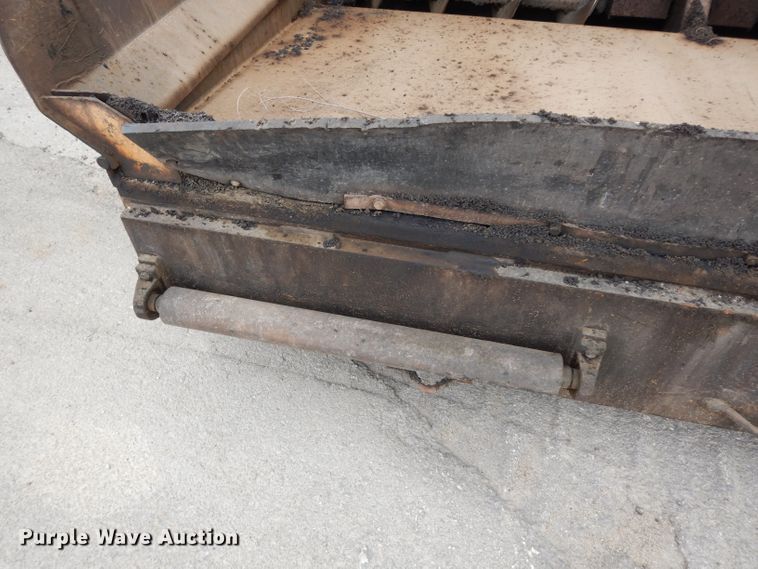 image for item GH9795 Gehl 1448  paver