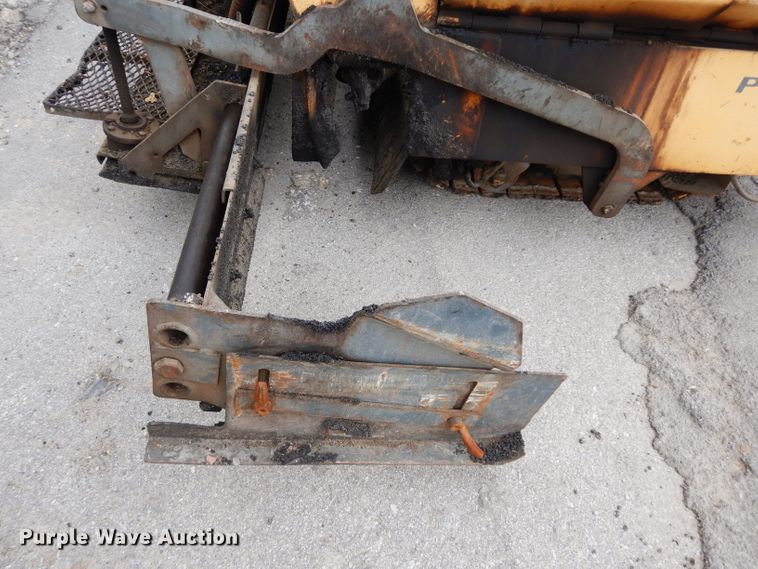 image for item GH9795 Gehl 1448  paver