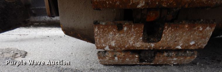 image for item GH9795 Gehl 1448  paver