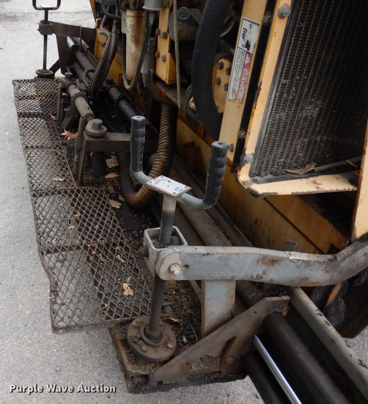 image for item GH9795 Gehl 1448  paver