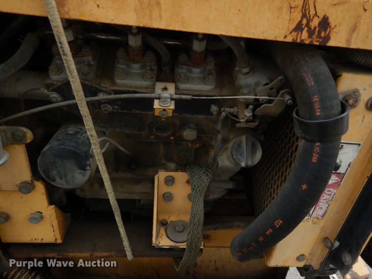 image for item GH9795 Gehl 1448  paver