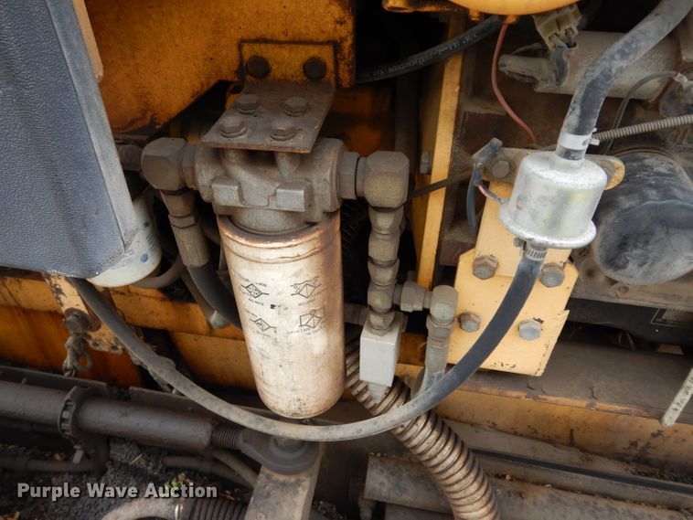 image for item GH9795 Gehl 1448  paver