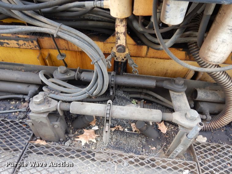 image for item GH9795 Gehl 1448  paver