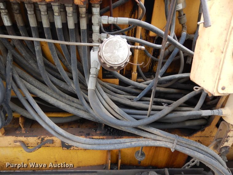 image for item GH9795 Gehl 1448  paver