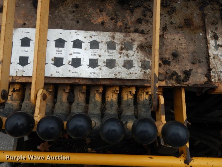 image for item GH9795 Gehl 1448  paver