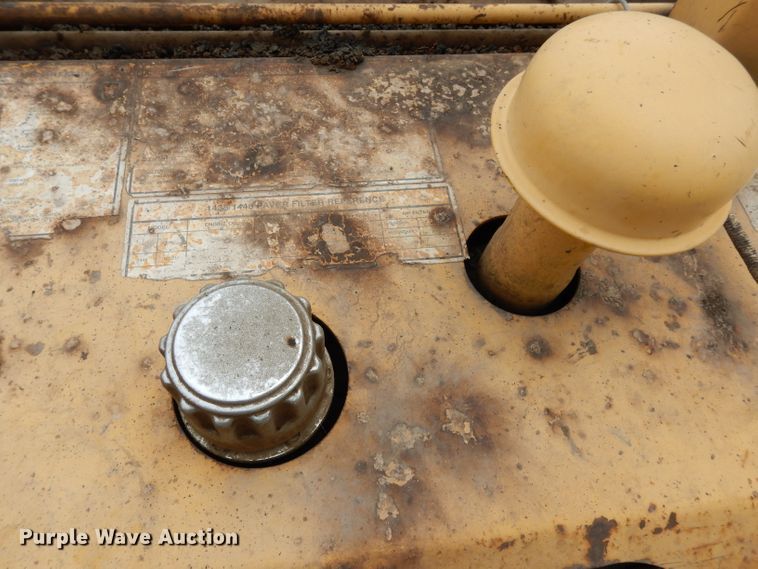 image for item GH9795 Gehl 1448  paver