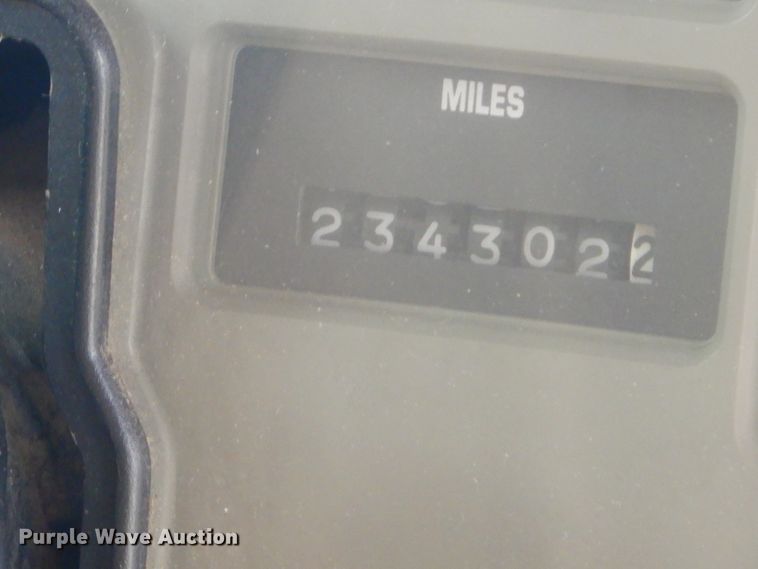 image for item GN9393 1995 International 3800  school bus