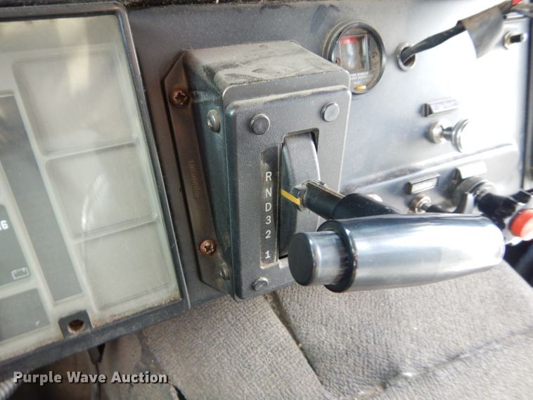 image for item GN9393 1995 International 3800  school bus