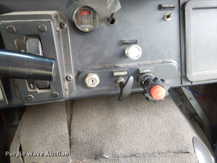 image for item GN9393 1995 International 3800  school bus