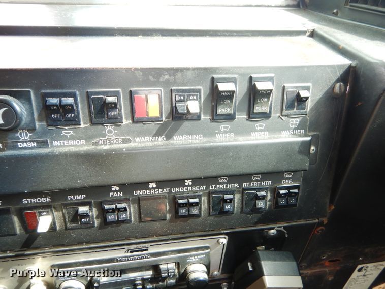 image for item GN9393 1995 International 3800  school bus