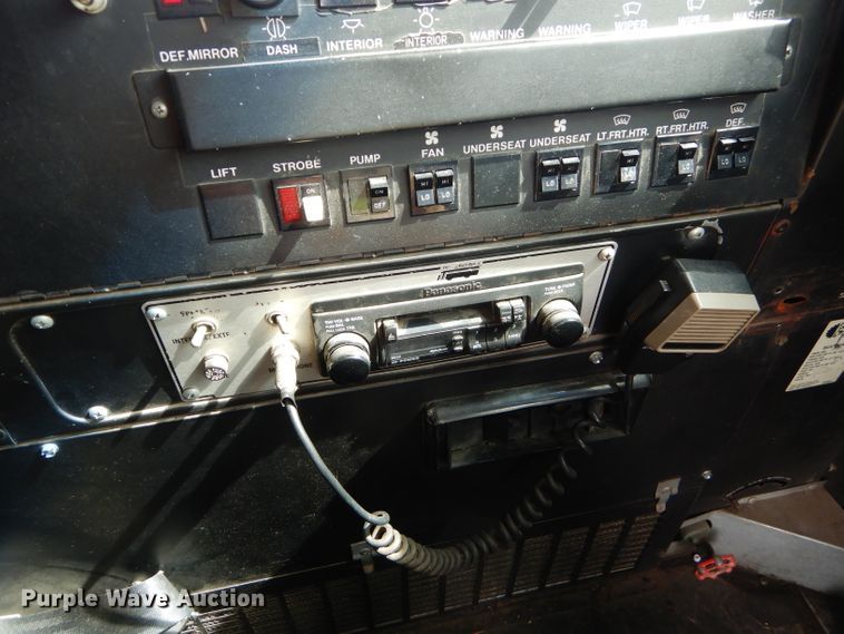 image for item GN9393 1995 International 3800  school bus