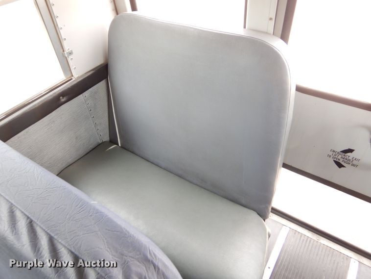 image for item GN9393 1995 International 3800  school bus