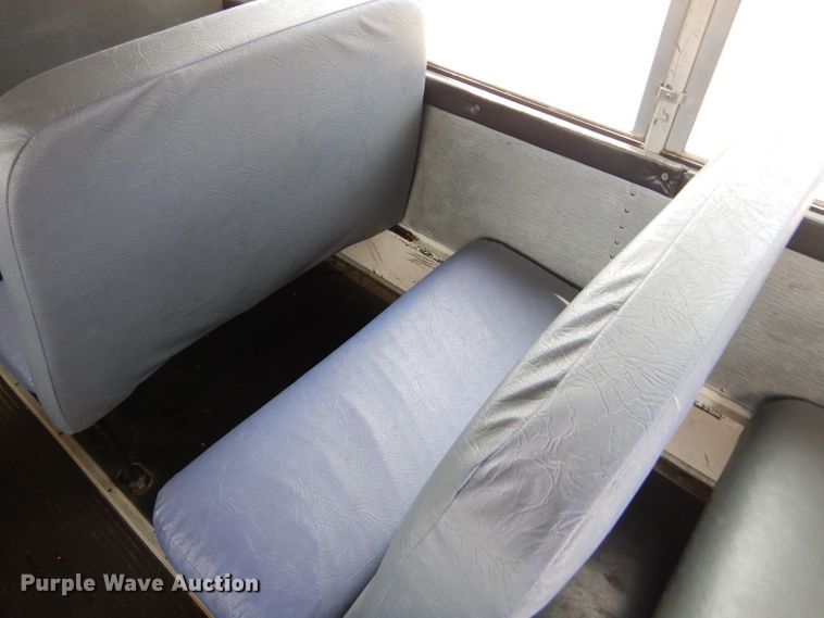 image for item GN9393 1995 International 3800  school bus