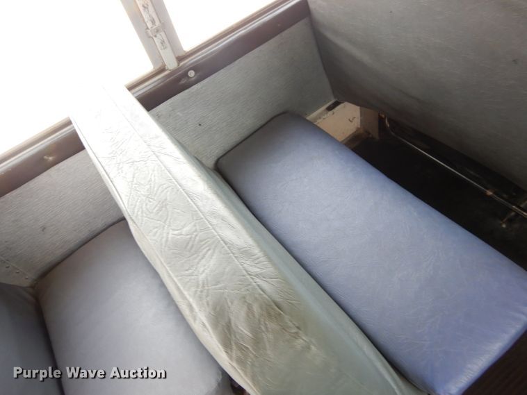 image for item GN9393 1995 International 3800  school bus