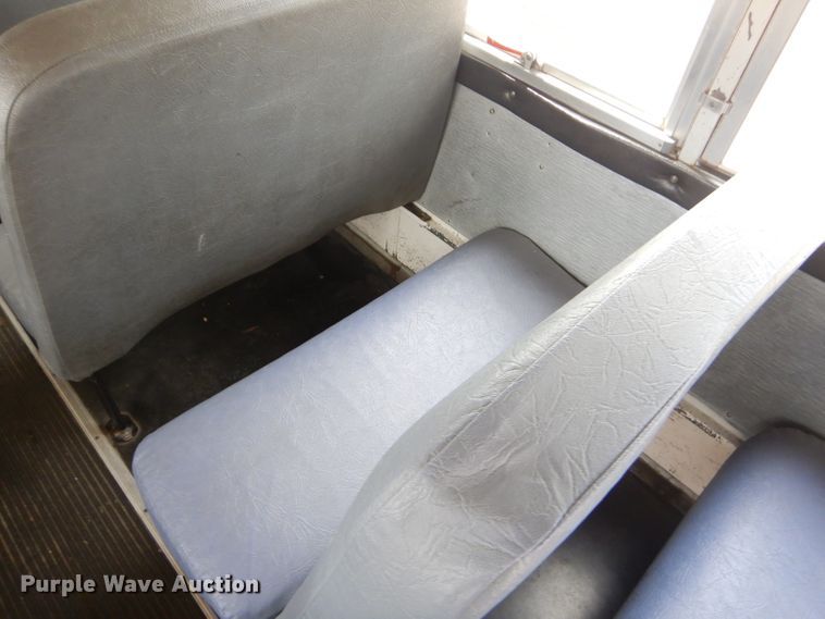 image for item GN9393 1995 International 3800  school bus