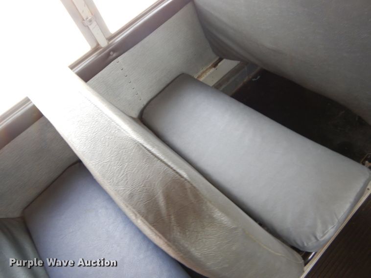 image for item GN9393 1995 International 3800  school bus