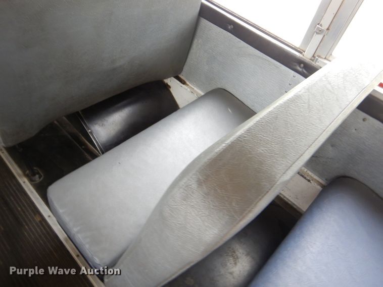 image for item GN9393 1995 International 3800  school bus