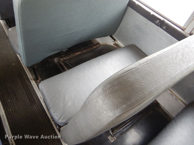 image for item GN9393 1995 International 3800  school bus