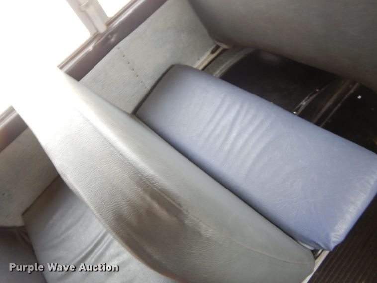 image for item GN9393 1995 International 3800  school bus