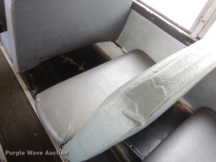 image for item GN9393 1995 International 3800  school bus