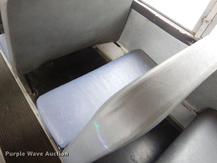 image for item GN9393 1995 International 3800  school bus