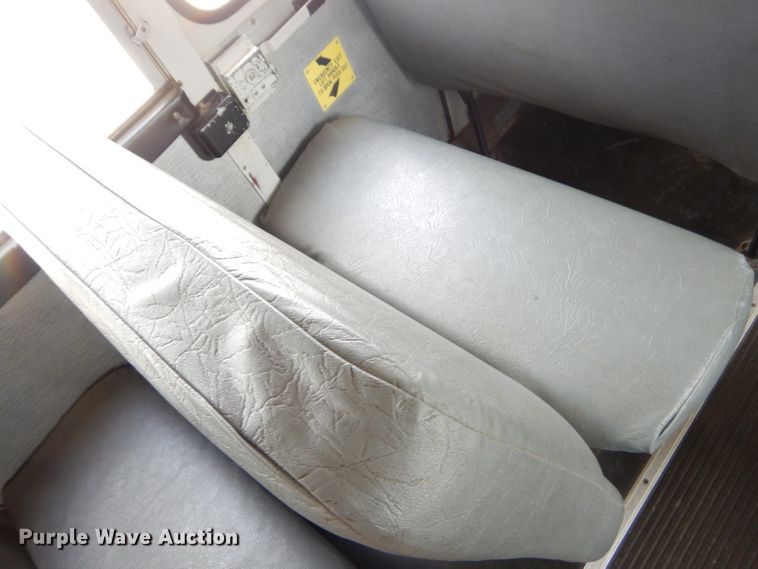 image for item GN9393 1995 International 3800  school bus