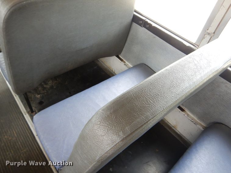 image for item GN9393 1995 International 3800  school bus