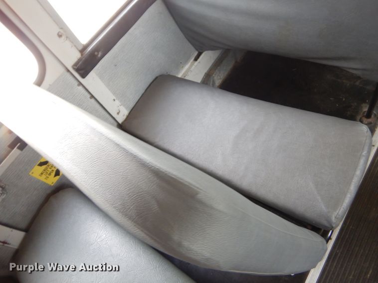 image for item GN9393 1995 International 3800  school bus