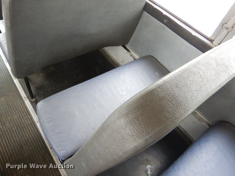 image for item GN9393 1995 International 3800  school bus