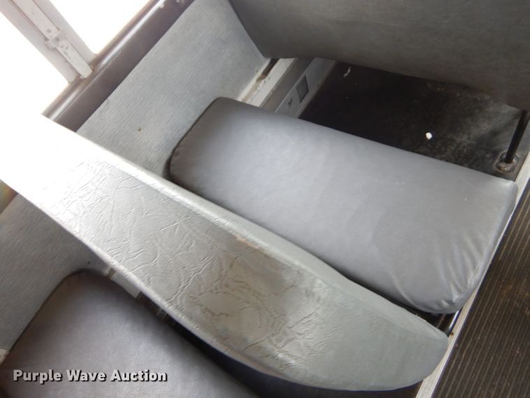 image for item GN9393 1995 International 3800  school bus