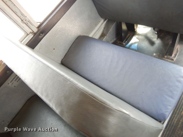 image for item GN9393 1995 International 3800  school bus