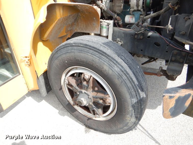 image for item GN9393 1995 International 3800  school bus