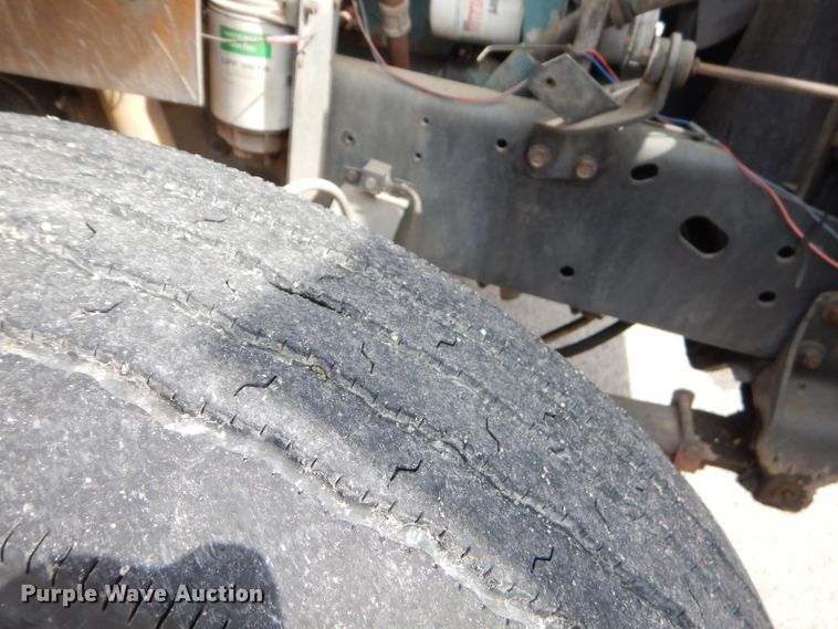 image for item GN9393 1995 International 3800  school bus