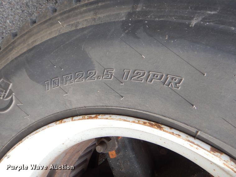 image for item GN9393 1995 International 3800  school bus