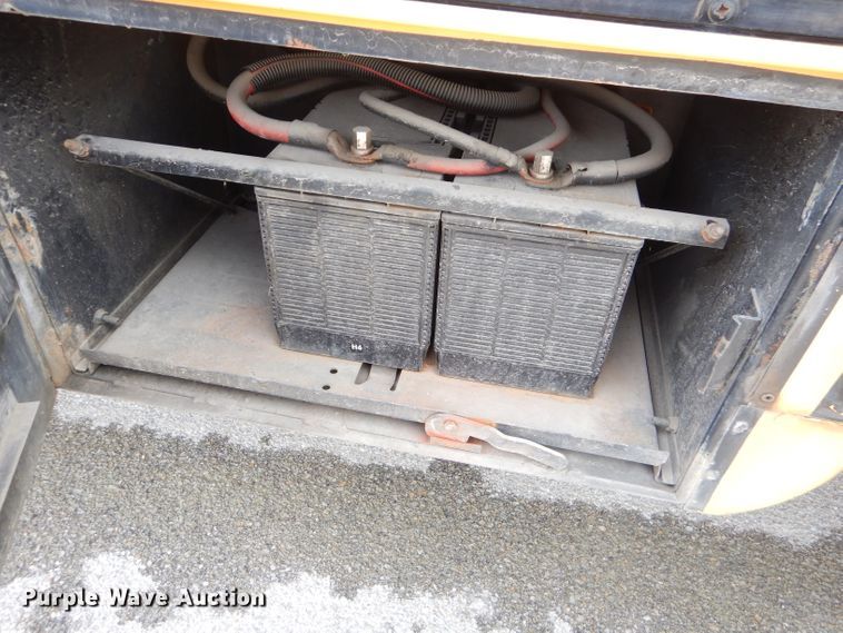 image for item GN9393 1995 International 3800  school bus