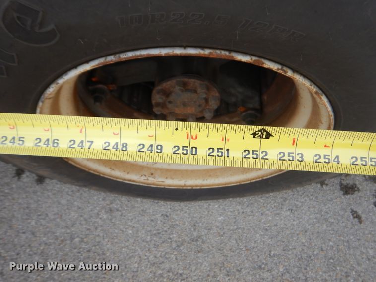 image for item GN9393 1995 International 3800  school bus