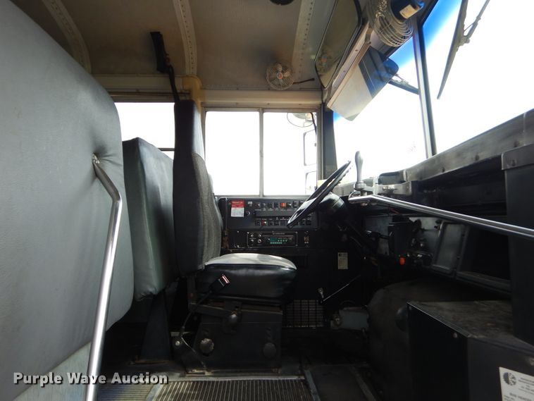 image for item GN9395 1995 International 3800  school bus