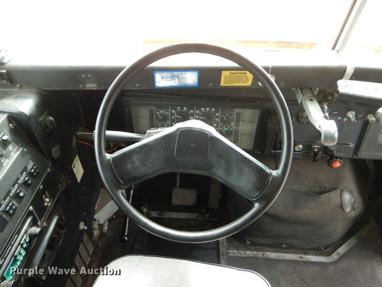 image for item GN9395 1995 International 3800  school bus