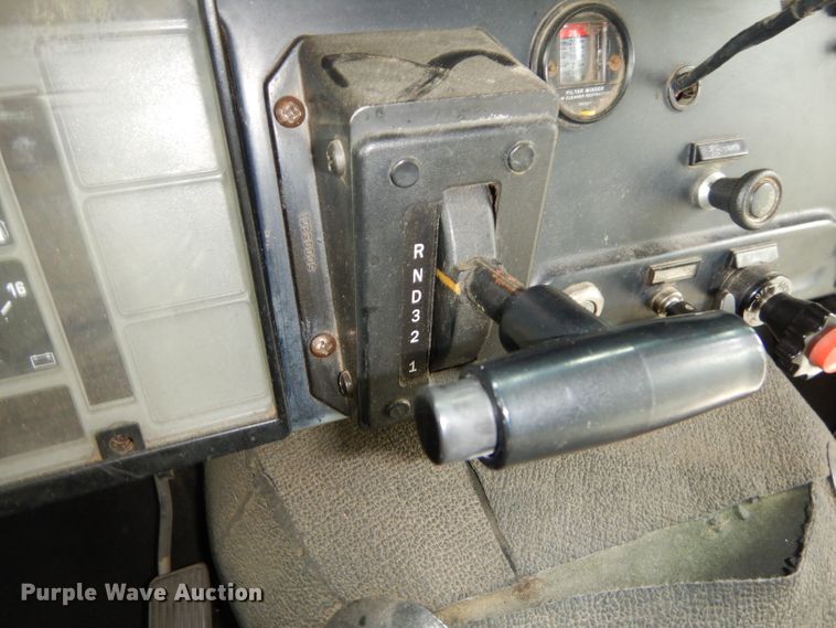 image for item GN9395 1995 International 3800  school bus