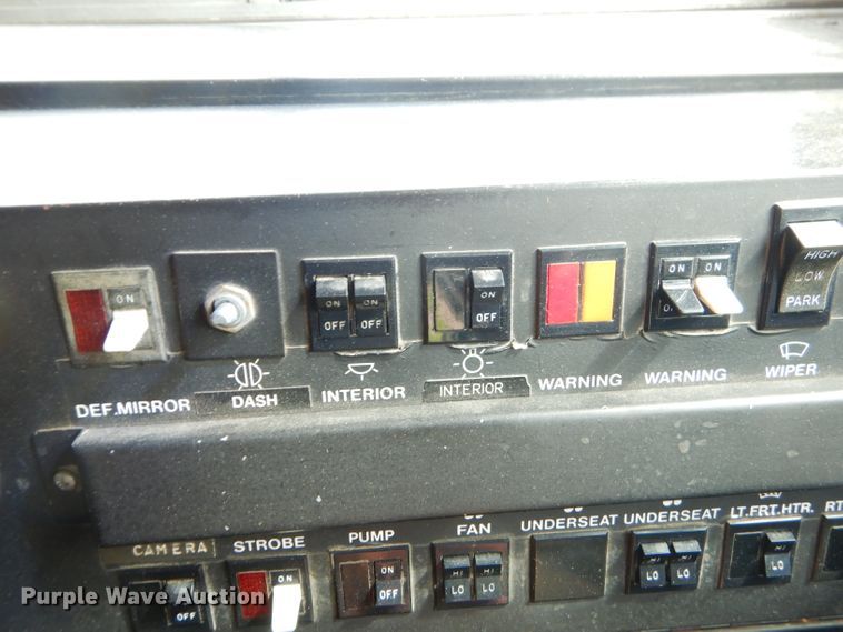 image for item GN9395 1995 International 3800  school bus