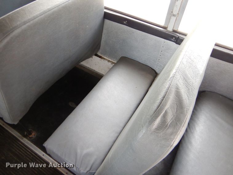 image for item GN9395 1995 International 3800  school bus