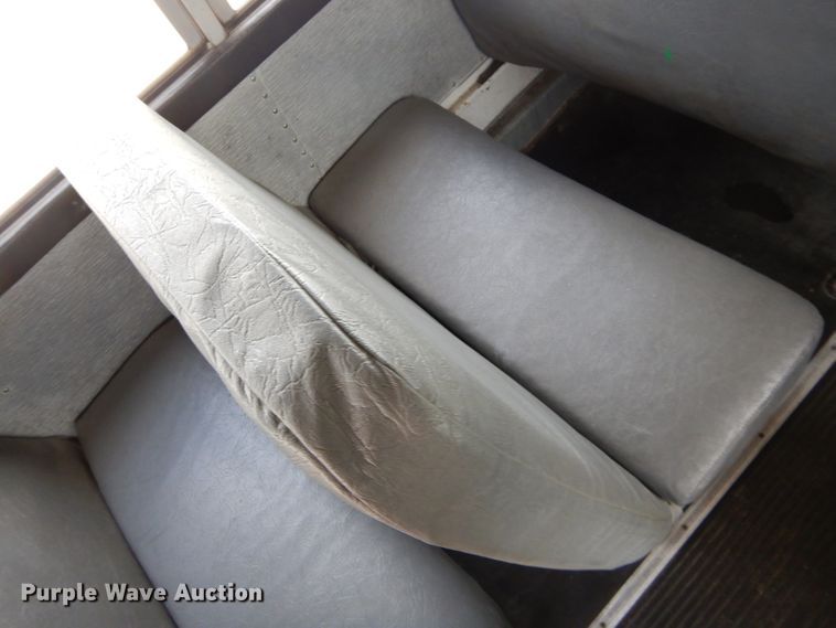 image for item GN9395 1995 International 3800  school bus