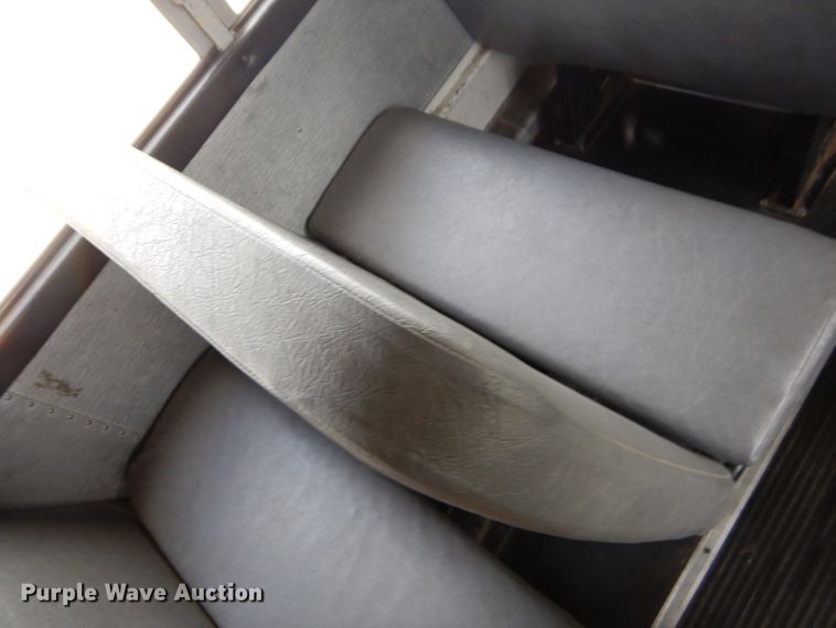 image for item GN9395 1995 International 3800  school bus