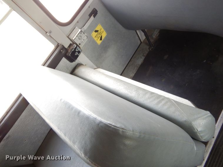 image for item GN9395 1995 International 3800  school bus