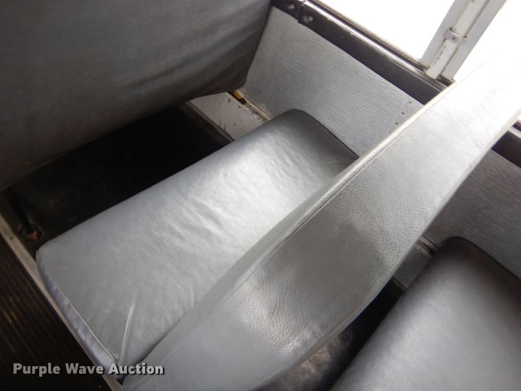 image for item GN9395 1995 International 3800  school bus