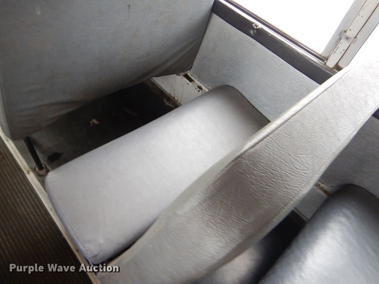 image for item GN9395 1995 International 3800  school bus