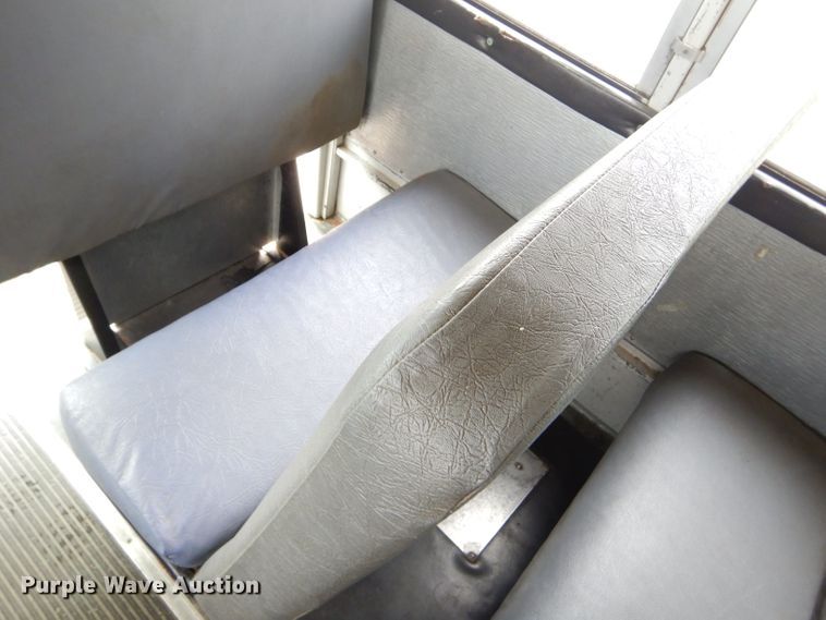 image for item GN9395 1995 International 3800  school bus