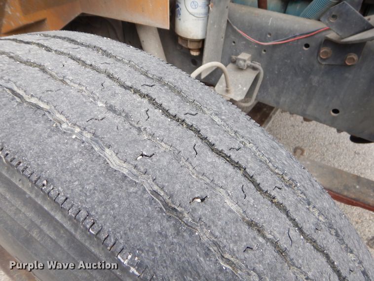 image for item GN9395 1995 International 3800  school bus