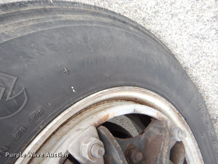 image for item GN9395 1995 International 3800  school bus